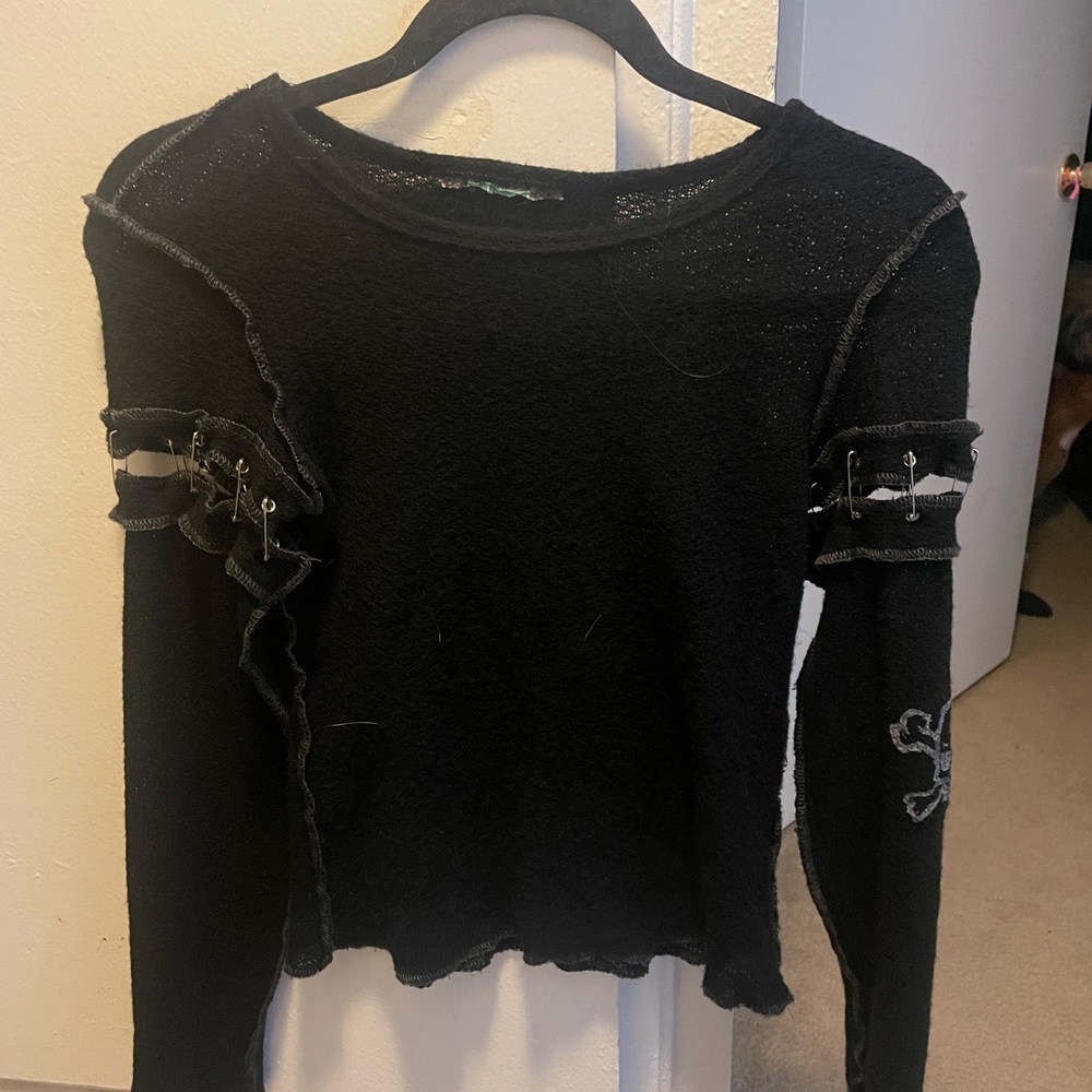 lip service skull sweater